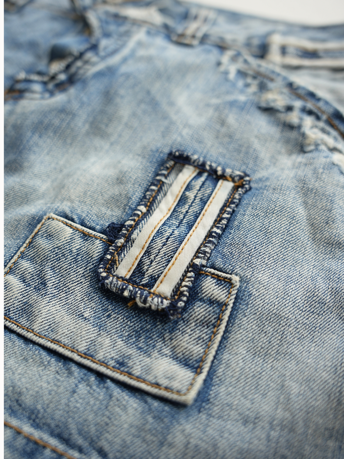 Rebel Stitch Mini – L